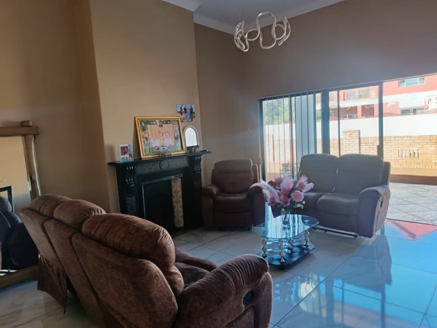 4 Bedroom Property for Sale in Kimberley North Northern Cape